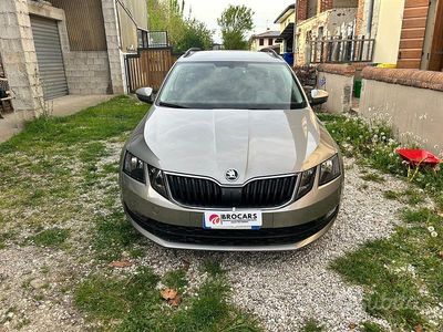 Begagnad Skoda Octavia Executive 116 HK (85 kW) 2018 Grå Kombi