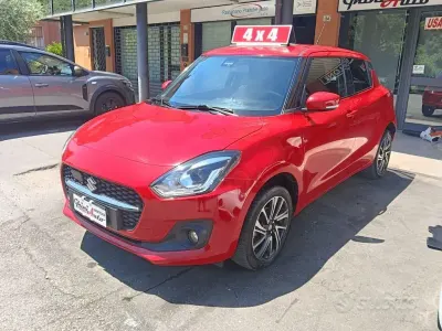 Usata Suzuki Swift 83 CV (61 kW) 2021 Rosso Utilitaria