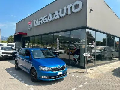 Usata Skoda Fabia Ambition 75 CV (55 kW) 2015 Blu Berlina