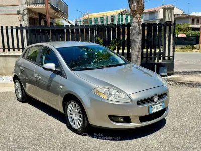 Usata Fiat Bravo Dynamic 105 CV (77 kW) 2008 Argento Utilitaria