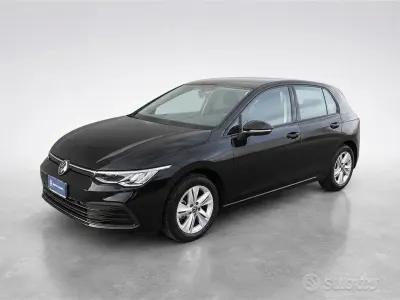Usata VW Golf VIII Life 110 CV (80 kW) 2024 Nero Berlina