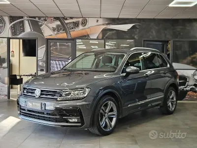Usata VW Tiguan R-line 150 CV (110 kW) 2020 Grigio SUV