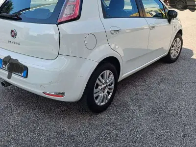 Usata Fiat Grande Punto Dynamic 77 CV (56 kW) 2009 Utilitaria