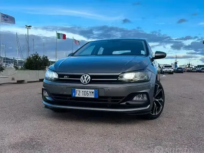 Usata VW Polo 95 CV (69 kW) 2020 Grigio Utilitaria