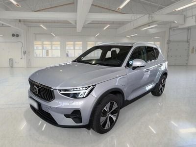 Argento Usata 2022 Volvo XC40 Core SUV | 28.800 € (Buon prezzo)