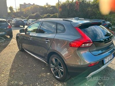 Usata Volvo V40 Summum 180 CV (132 kW) 2013 Grigio SUV