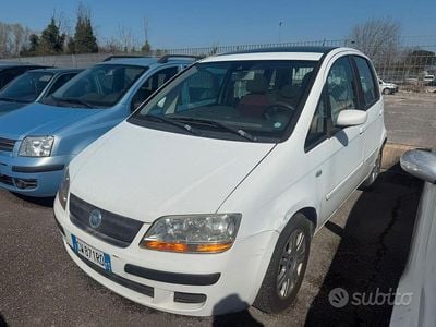 Usata Fiat Idea 101 CV (74 kW) 2005 Bianco Monovolume