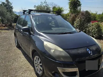 Usata Renault Scenic E-Tech 110 CV (80 kW) 2010 Nero Monovolume