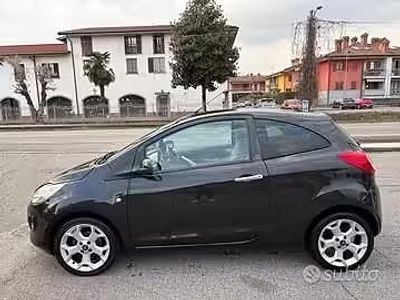 Usata Ford Ka Titanium 69 CV (50 kW) 2016 Nero Berlina