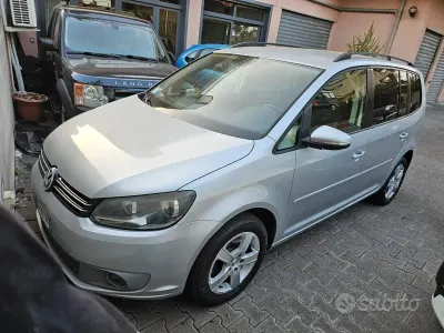 Usata VW Touran Comfortline 150 CV (110 kW) 2012 Grigio Monovolume
