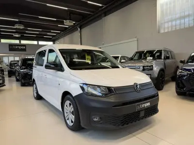 Usata VW Caddy 122 CV (89 kW) 2021 Bianco Monovolume