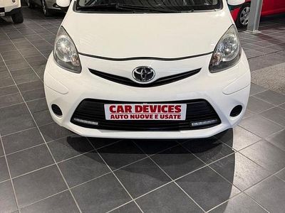 Usata Toyota Aygo 68 CV (50 kW) 2012 Bianco Utilitaria