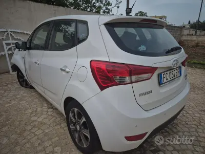 Usata Hyundai ix20 90 CV (66 kW) 2016 Bianco Utilitaria