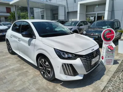 Usata Peugeot 208 Allure 102 CV (75 kW) 2025 Bianco Utilitaria