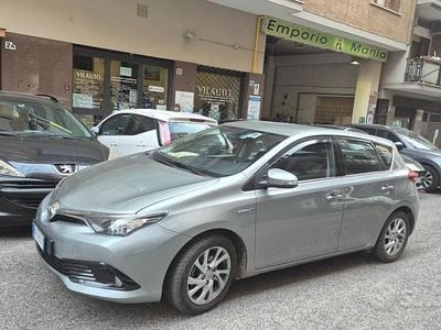 Grigio Usata 2017 Toyota Auris Hybrid Cool Berlina | 12.990 € (Buon prezzo)