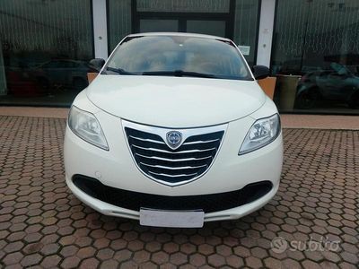 Usata Lancia Ypsilon S 95 CV (69 kW) 2013 Bianco Utilitaria