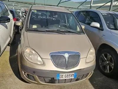 Usata Lancia Musa 69 CV (50 kW) 2007 Beige Monovolume