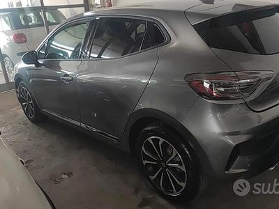 Usata Renault Clio V Techno 91 CV (66 kW) 2024 Grigio Berlina