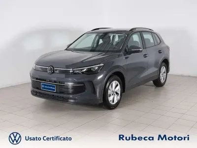 Usata VW Tiguan Life 150 CV (110 kW) 2024 Grigio SUV