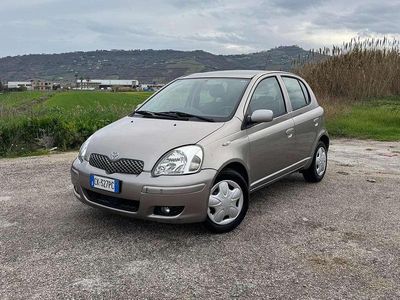 Usata Toyota Yaris Sol 87 CV (63 kW) 2003 Beige Utilitaria