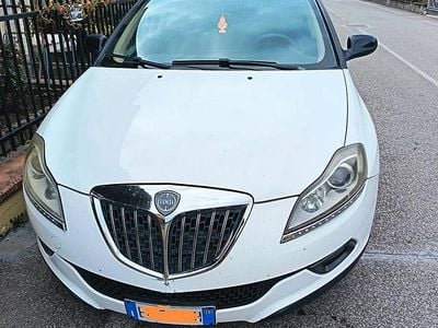 Usata Lancia Delta 120 CV (88 kW) 2010 Utilitaria