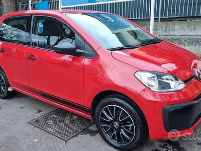 Usata VW up! 68 CV (50 kW) 2018 Rosso Utilitaria