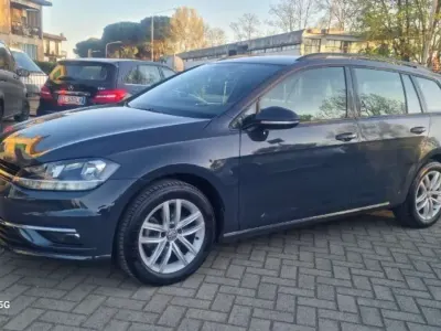 Używany VW Golf VII Business 110 KM (80 kW) 2018 Szary Kombi