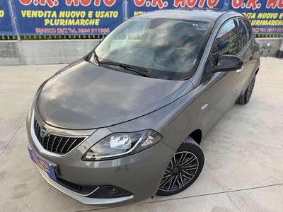 Usata Lancia Ypsilon Gold 70 CV (51 kW) 2022 Grigio Utilitaria