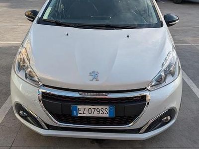 Usata Peugeot 208 GT-line 110 CV (80 kW) 2015 Bianco Utilitaria