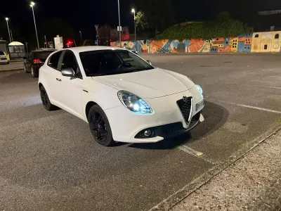 Usata Alfa Romeo Giulietta 120 CV (88 kW) 2017 Bianco Utilitaria
