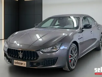 Usata Maserati Ghibli GT 330 CV (242 kW) 2024 N5j grigio quantum Berlina