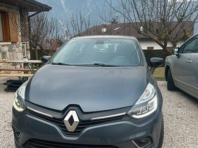 Käytetty Renault Clio IV 90 HP (66 kW) 2018 Harmaa Sedan
