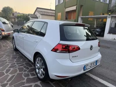 Usata VW Golf VII Highline 110 CV (80 kW) 2015 Bianco Berlina