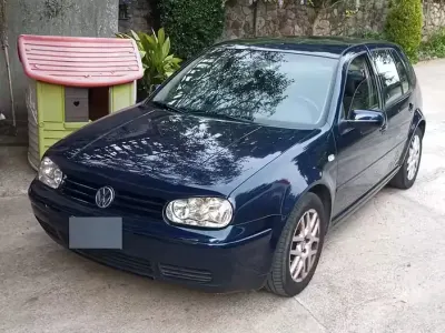 Usata VW Golf IV 130 CV (95 kW) 2002 Blu Berlina
