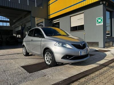 Usata Lancia Ypsilon 71 CV (52 kW) 2016 Gray Utilitaria