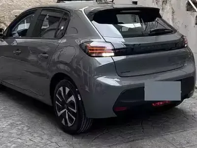 Usata Peugeot 208 75 CV (55 kW) 2024 Grigio Utilitaria