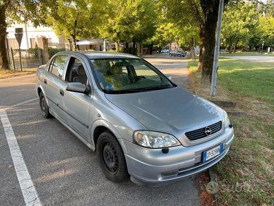 Usata Opel Astra 2002 Grigio Berlina