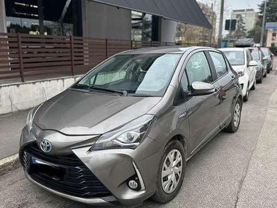Usata Toyota Yaris Hybrid 73 CV (53 kW) 2019 Berlina