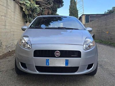 Usata Fiat Grande Punto Dynamic 90 CV (66 kW) 2007 Grigio Utilitaria