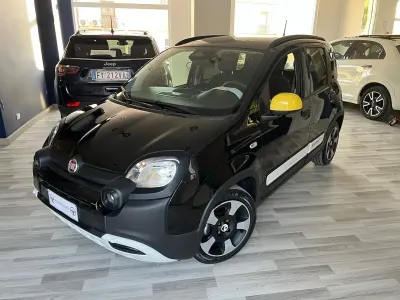 Usata Fiat Panda Cross Cross 69 CV (50 kW) 2025 Nero Utilitaria