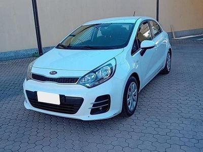 Usata Kia Rio 85 CV (62 kW) 2016 Bianco Berlina