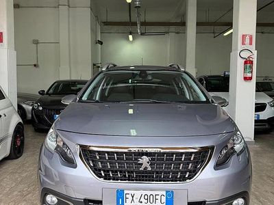 Usata Peugeot 2008 Allure 82 CV (60 kW) 2019 Grigio SUV