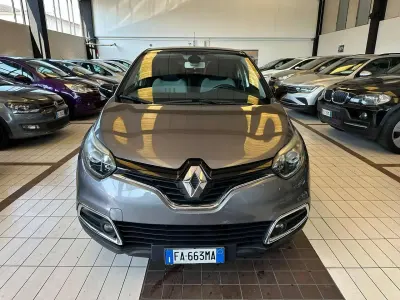 Usata Renault Captur 90 CV (66 kW) 2015 Grigio SUV