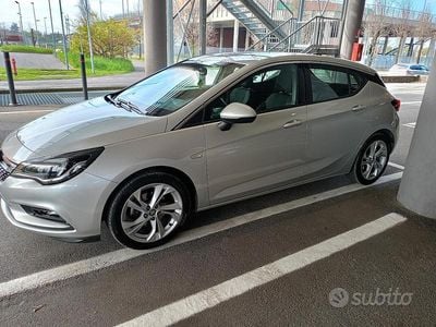 Usata Opel Astra 110 CV (80 kW) 2017 Grigio Berlina