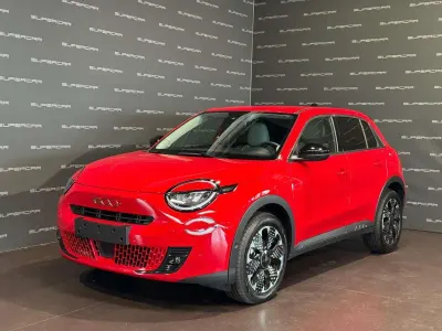 Usata Fiat 600 La Prima 101 CV (74 kW) 2025 Rosso SUV