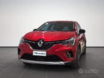 Second-hand Renault Captur Techno 94 CP (69 kW) 2023 Roșu SUV