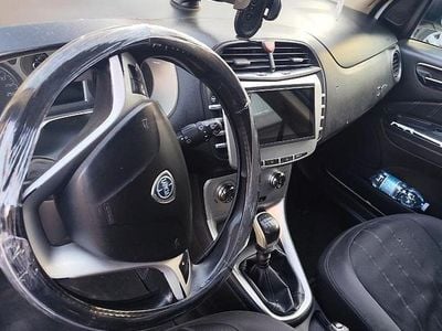 Usata Lancia Delta 2012 Bianco Utilitaria