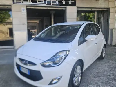 Usata Hyundai ix20 Xpossible 90 CV (66 kW) 2015 Bianco Utilitaria