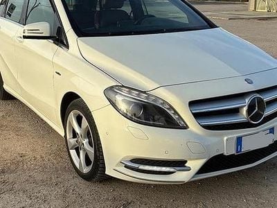 Usata Mercedes B180 109 CV (80 kW) 2013 Bianco Monovolume