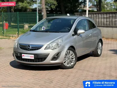 Usata Opel Corsa Club 86 CV (63 kW) 2012 Argento Utilitaria